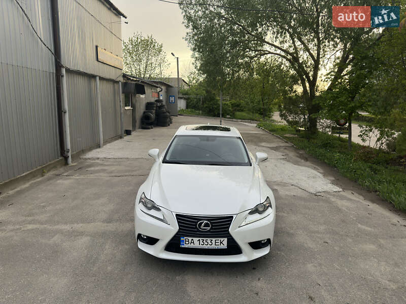 Lexus Is (2015)