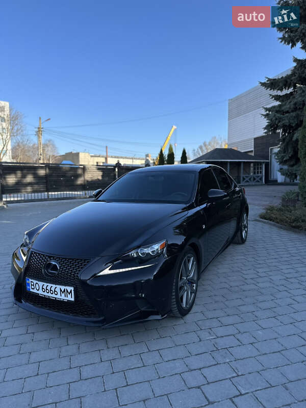 Lexus Is (2016)