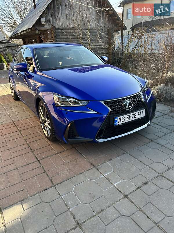 Lexus Is (2017)