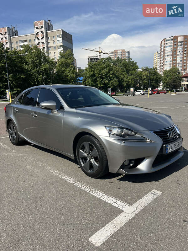 Lexus Is (2013)