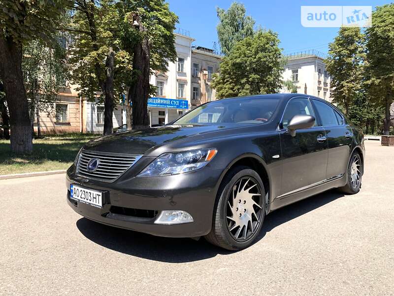 Lexus Ls (2009)