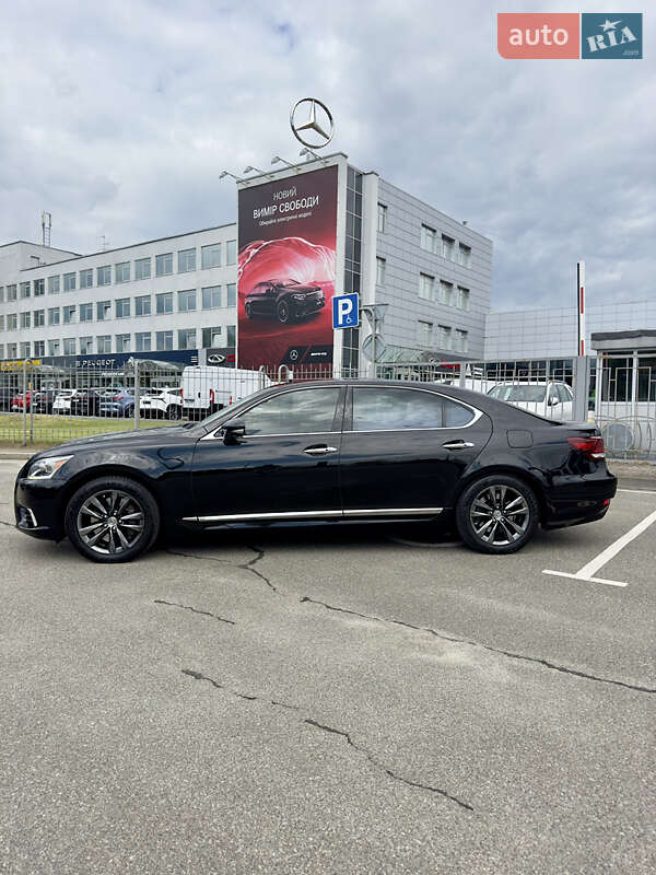 Lexus Ls (2013)