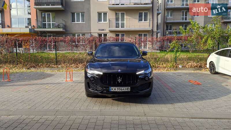Maserati Levante (2017)