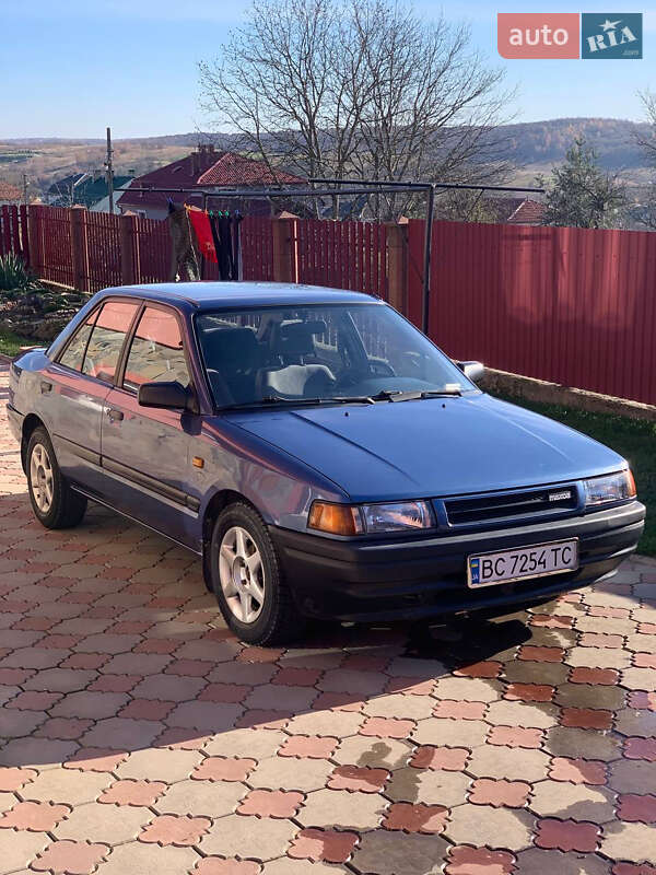 Mazda 323 (1990)