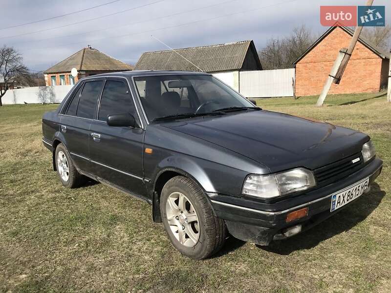 Mazda 323 (1988)