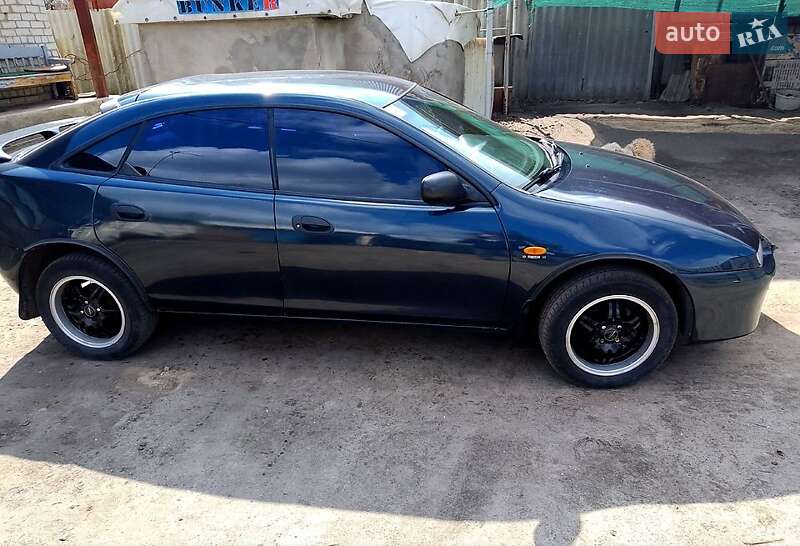 Mazda 323 (1998)