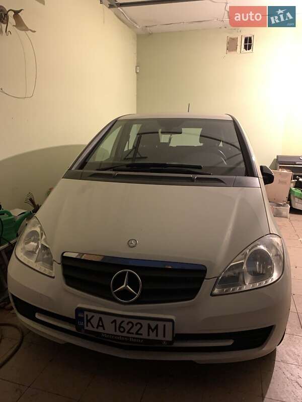 Mercedes-benz A-class (2010)