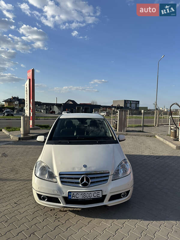 Mercedes-benz A-class (2011)