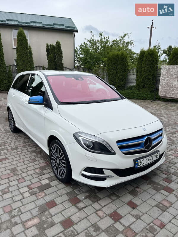 Mercedes-benz B-class (2015)