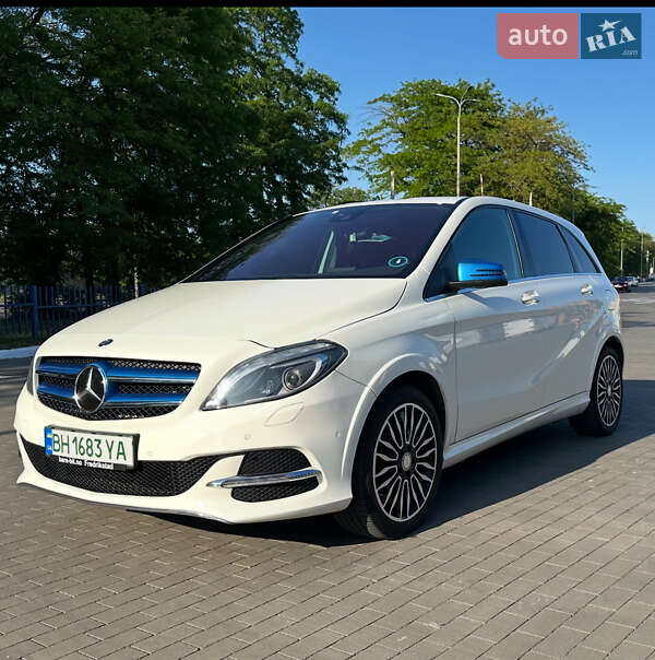 Mercedes-benz B-class (2015)