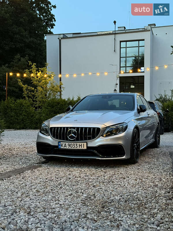 Mercedes-benz C-class (2020)