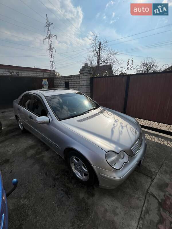 Mercedes-benz C-class (2003)