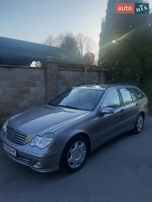 Mercedes-benz C-class (2005)