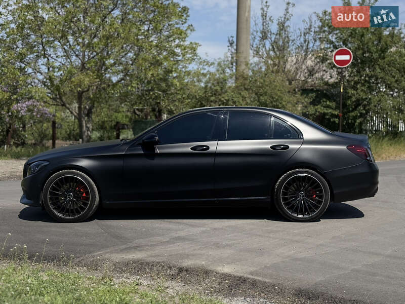 Mercedes-benz C-class (2017)