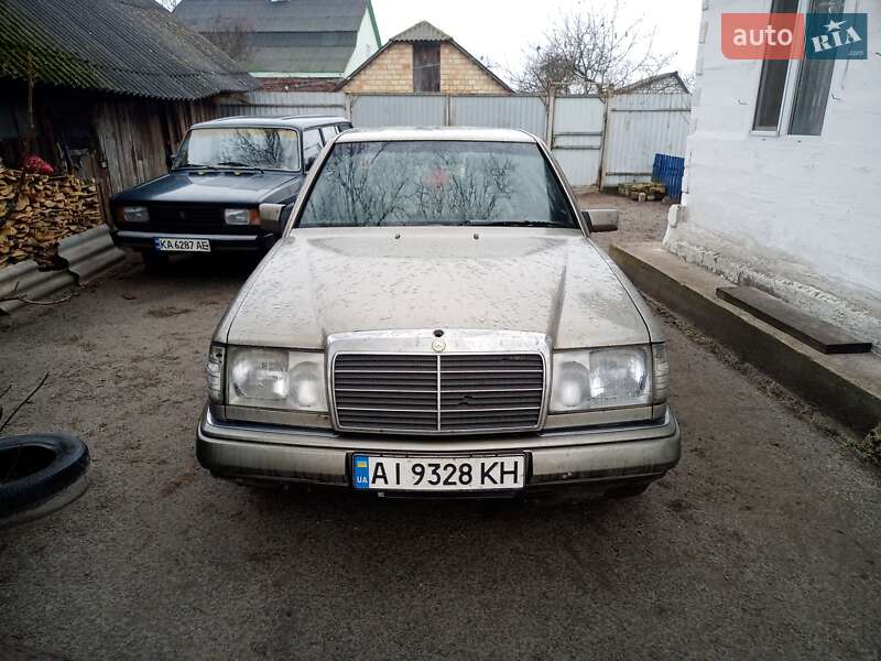 Mercedes-benz E-class (1993)