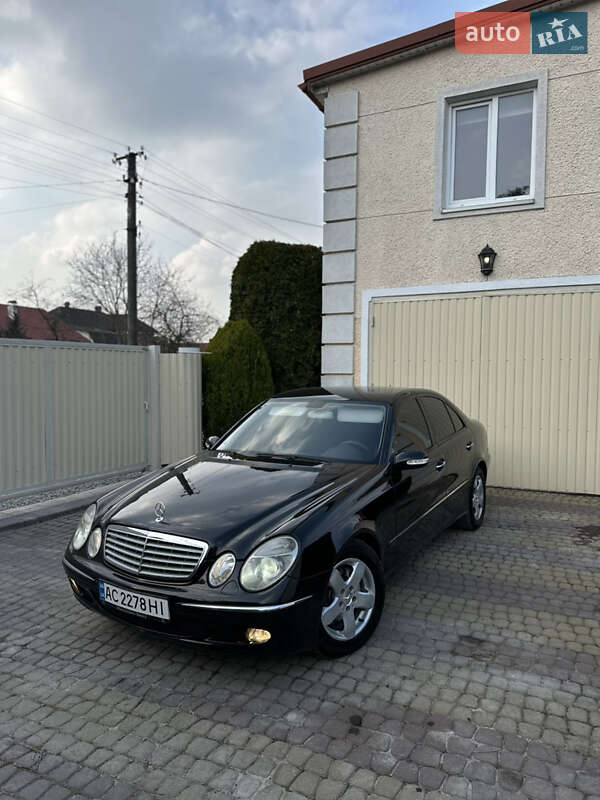 Mercedes-benz E-class (2005)