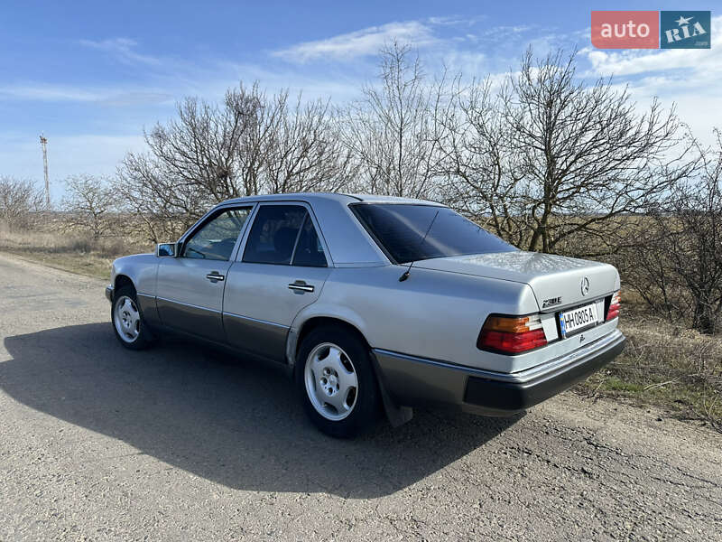 Mercedes-benz E-class (1992)