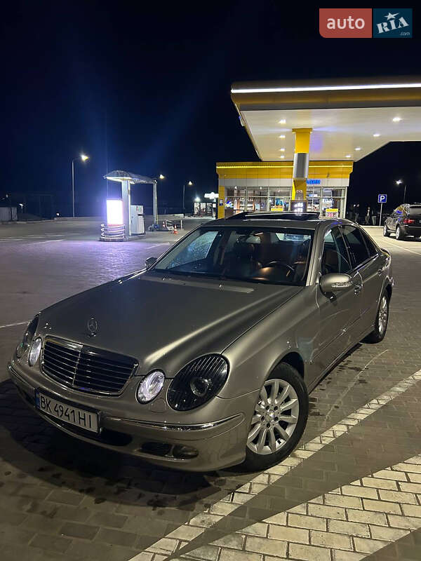 Mercedes-benz E-class (2004)