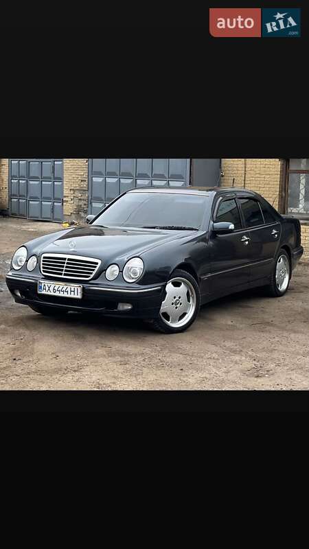 Mercedes-benz E-class (2001)