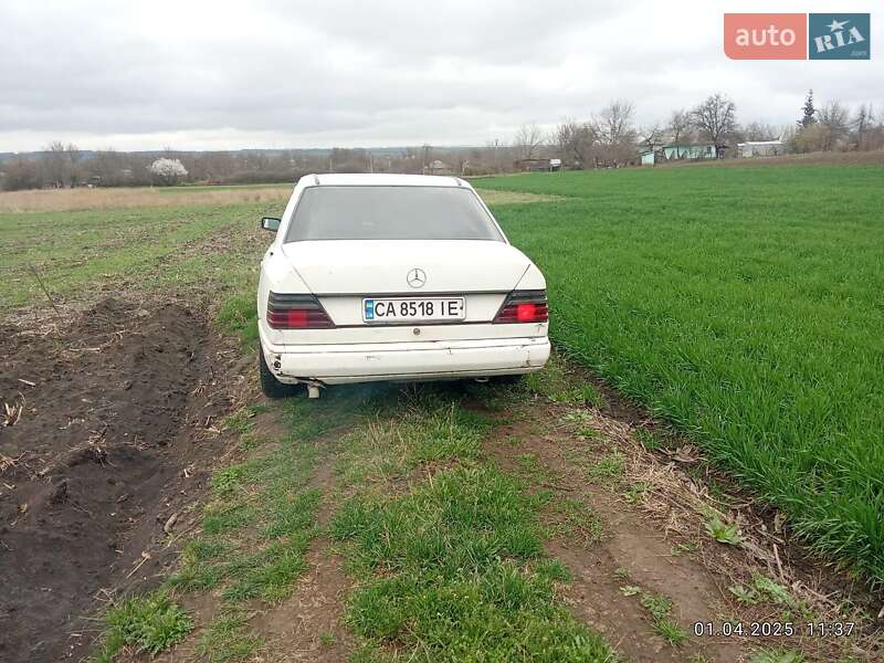 Mercedes-benz E-class (1986)