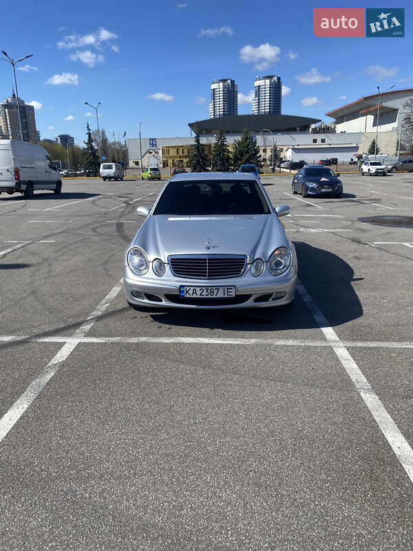 Mercedes-benz E-class (2005)