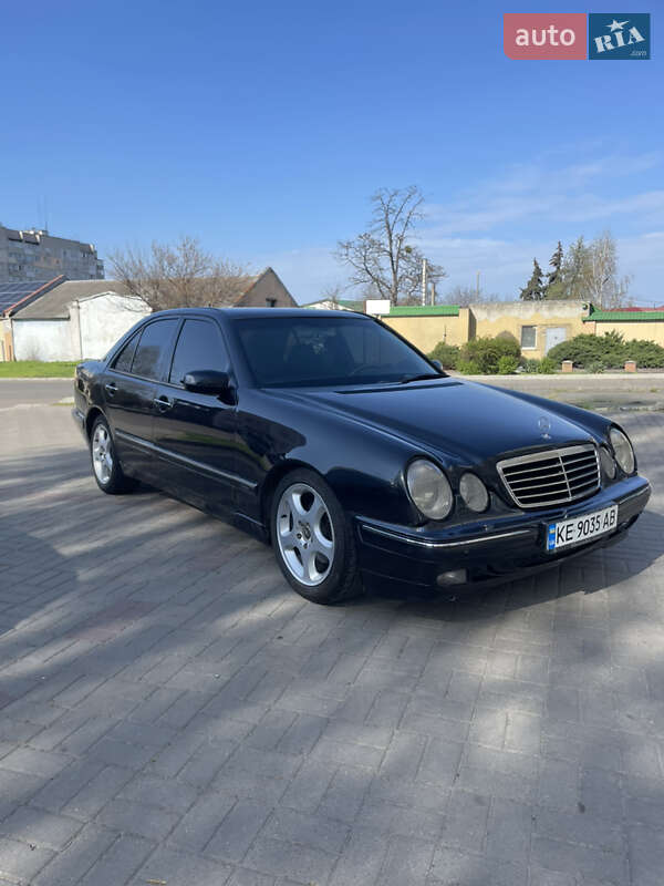 Mercedes-benz E-class (2001)