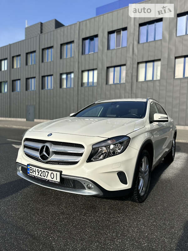 Mercedes-benz Gla-class (2015)