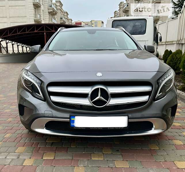 Mercedes-benz Gla-class (2015)