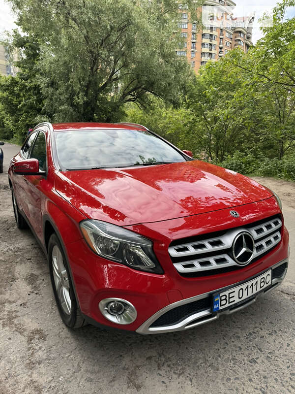 Mercedes-benz Gla-class (2017)