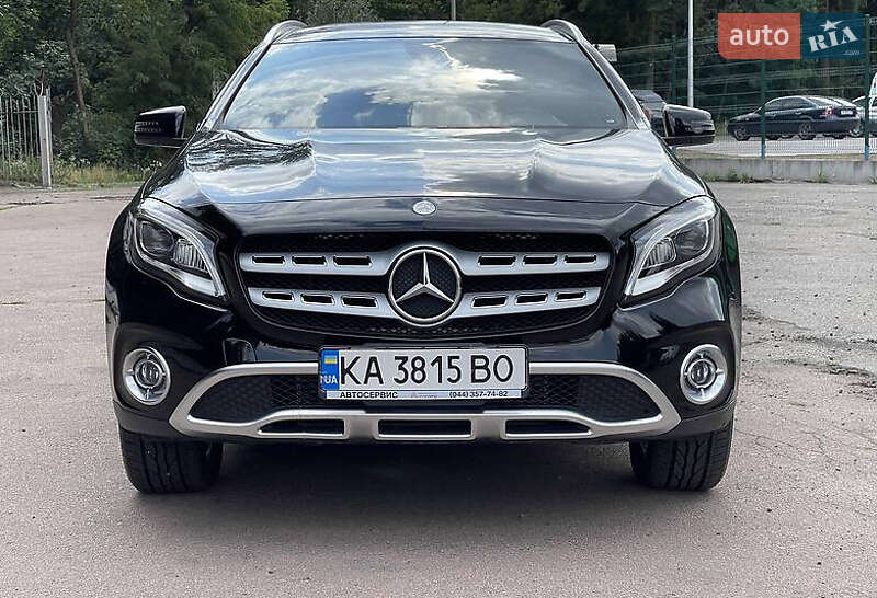 Mercedes-benz Gla-class (2017)