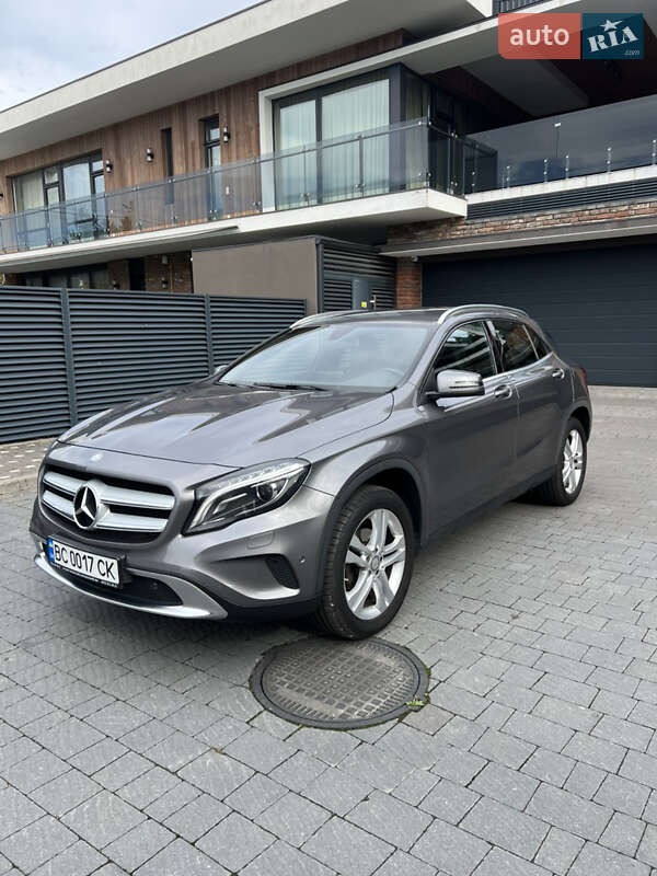 Mercedes-benz Gla-class (2016)