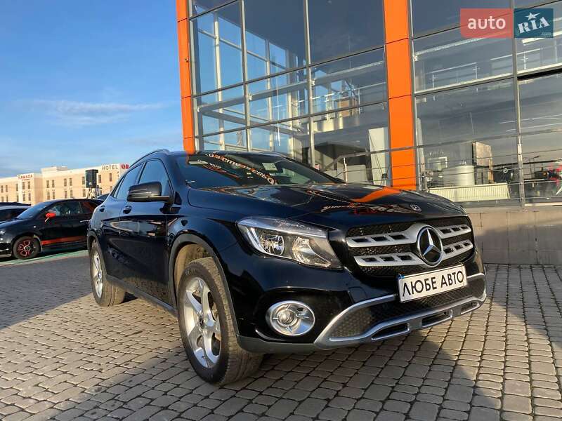 Mercedes-benz Gla-class (2017)