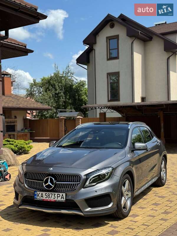 Mercedes-benz Gla-class (2015)