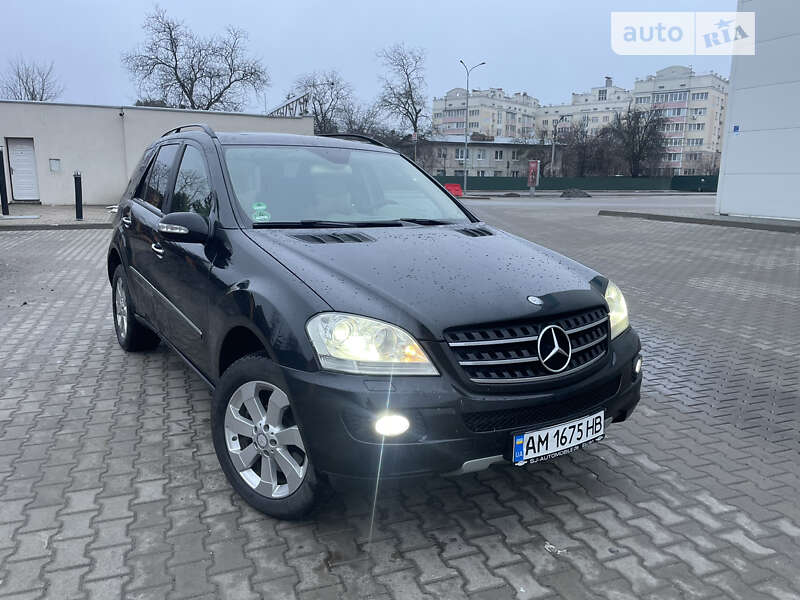 Mercedes-benz M-class (2005)