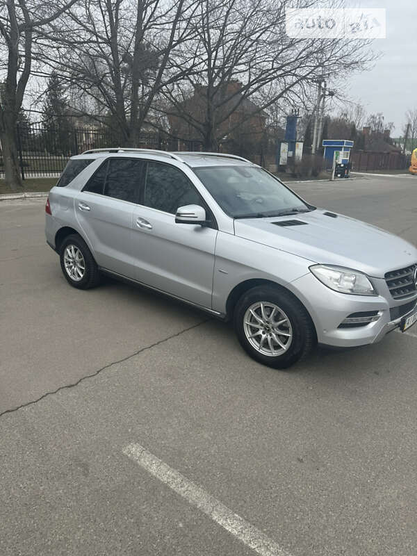 Mercedes-benz M-class (2012)