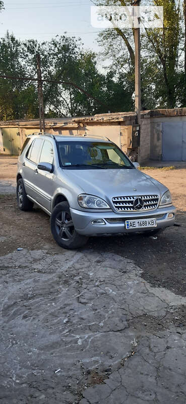 Mercedes-benz M-class (2001)