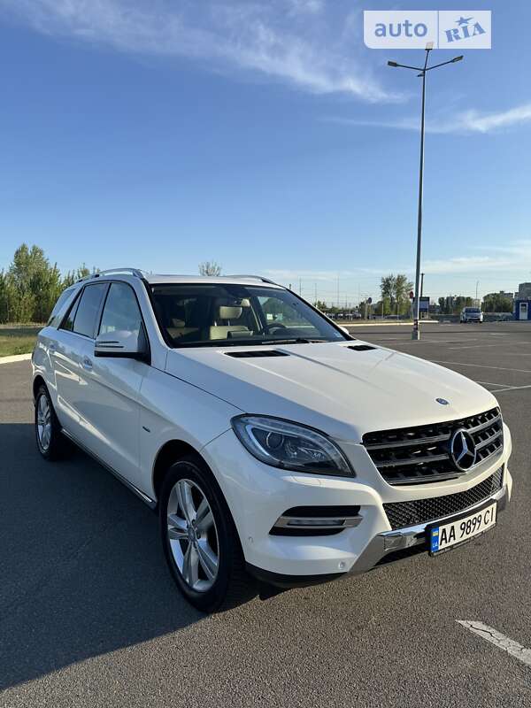 Mercedes-benz M-class (2012)