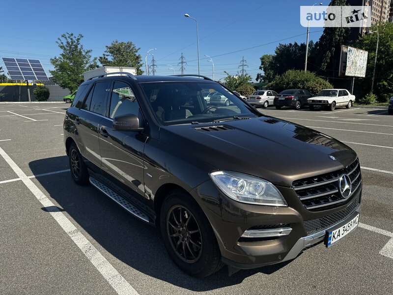 Mercedes-benz M-class (2012)