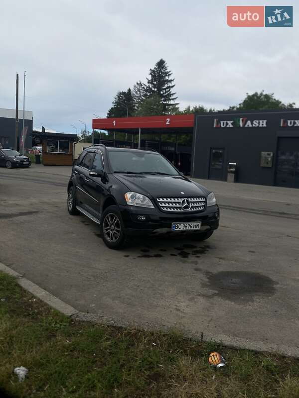 Mercedes-benz M-class (2008)