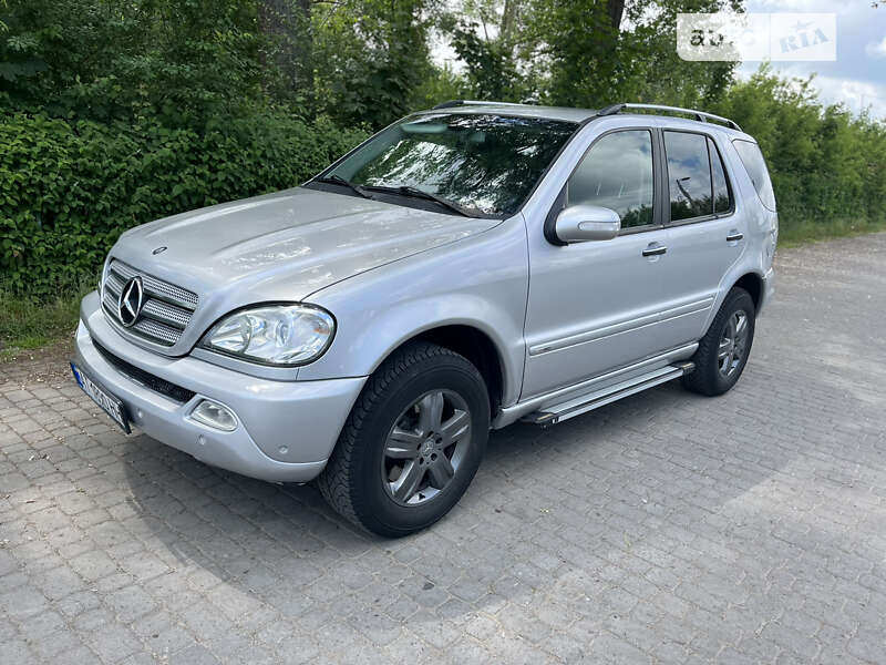Mercedes-benz M-class (2004)