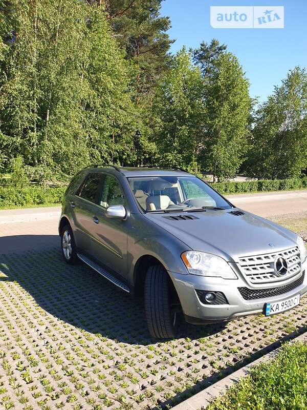 Mercedes-benz M-class (2010)