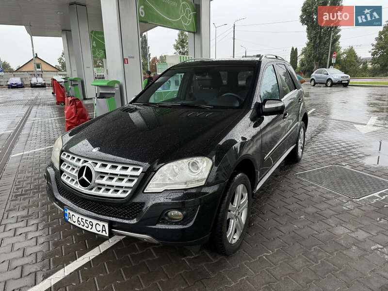 Mercedes-benz M-class (2010)