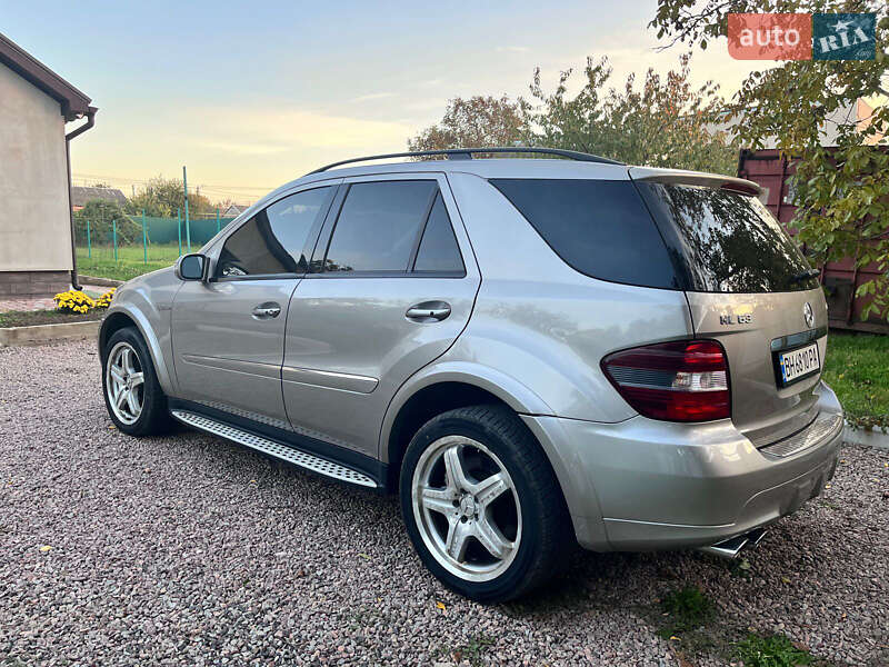 Mercedes-benz M-class (2008)