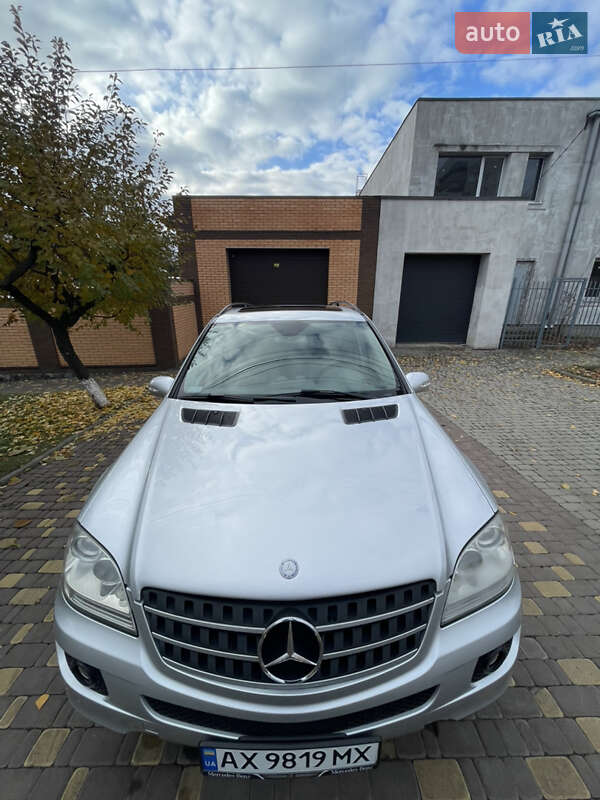Mercedes-benz M-class (2006)