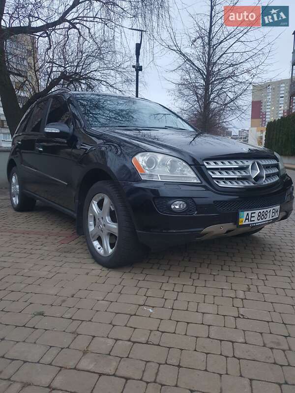 Mercedes-benz M-class (2005)