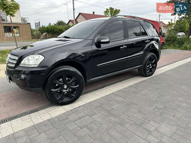 Mercedes-benz M-class (2006)