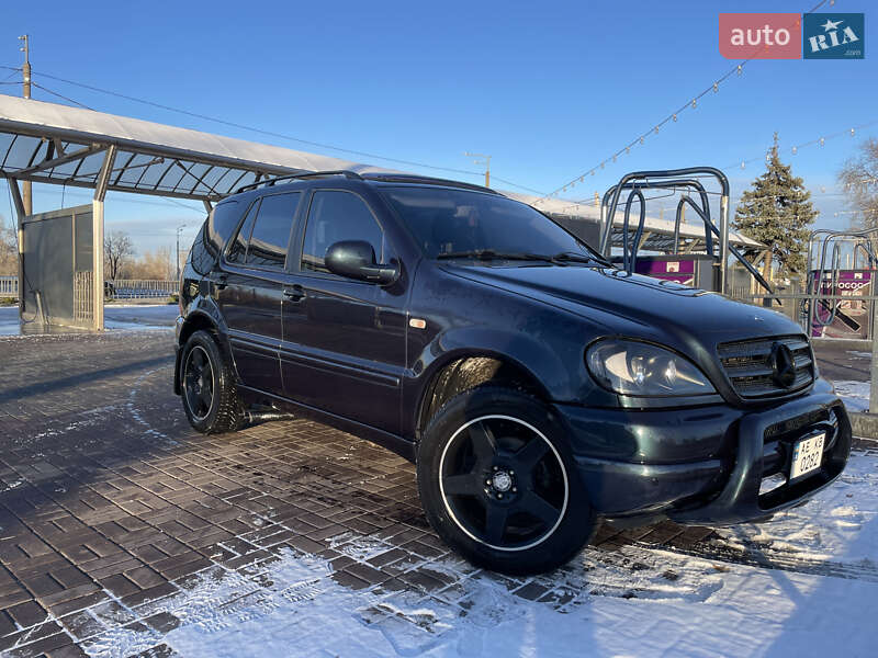 Mercedes-benz M-class (2000)