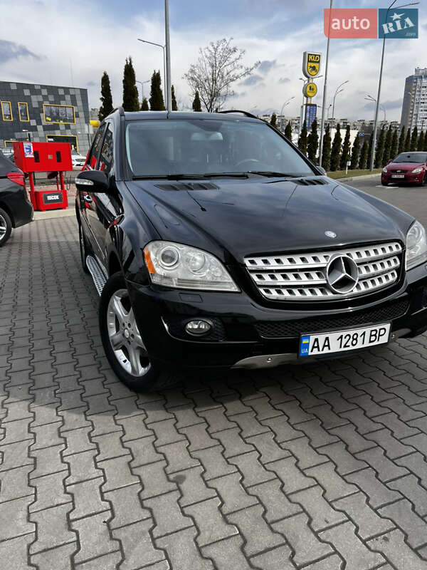 Mercedes-benz M-class (2008)