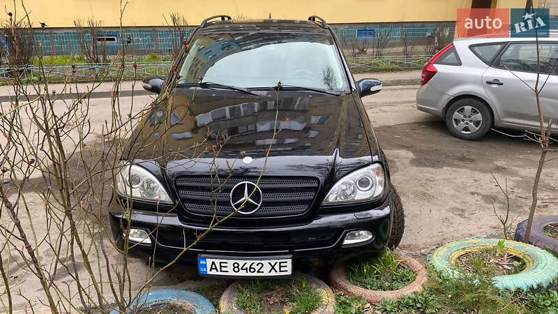 Mercedes-benz M-class (2003)
