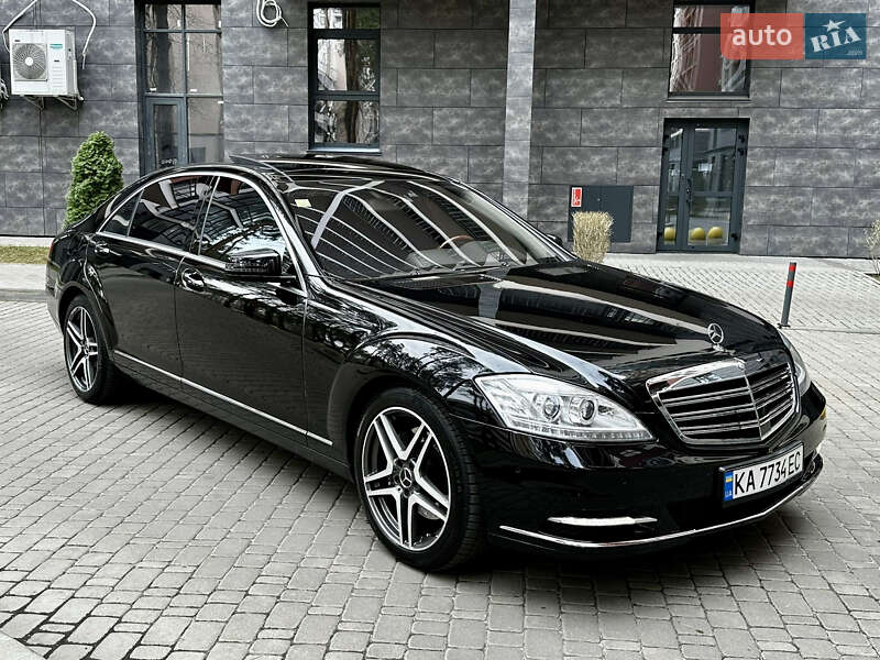 Mercedes-benz S-class (2010)